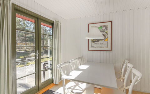Jale - 50M from the Sea: Legna, Casa, Villetta, Casa, Tetto, Area Rurale, Raccordo, Log Cabin, Edifici Giardino, Latifoglie