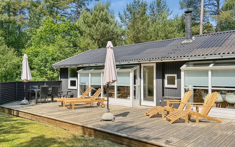 Ila - 500M from the Sea: Legna, Portico, Casa, Casa, Villetta, Tetto, Porta, Deck, Shade, Latifoglie
