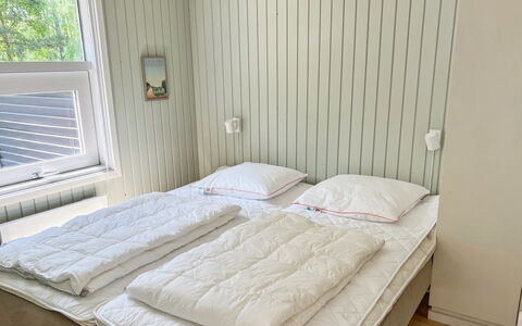 Ila - 500M from the Sea: Letto, Camera Da Letto, Lenzuolo, Bedding, Legna, Pavimento, Mobilia, Pavimentazione, Interior Design, Biancheria
