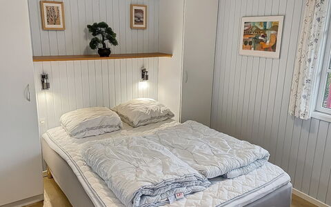 Alde - 300M from the Sea: Mobilia, Camera Da Letto, Legna, Interior Design, Letto, Pavimento, Pavimentazione, Lenzuolo, Bedding, Camera