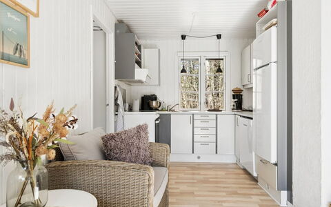 Blakke - 250M from the Sea: Interior Design, Pavimentazione, Legna, Pavimento, Mobilia, Apparecchio Major, Cucina, Camera, Soffitto, Casa