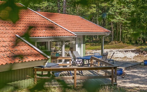 Sylvia - 900M from the Sea: Legna, Tetto, Architettura, Casa, Casa, Villetta, Raccordo, Latifoglie, Pendenza, Estate
