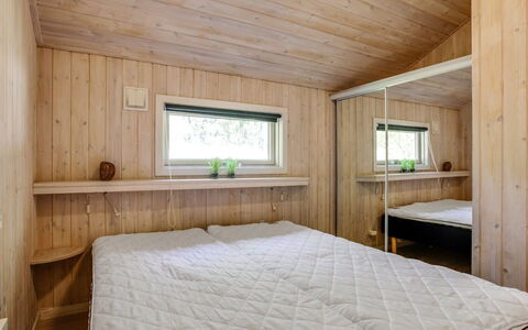 Sylvia - 900M from the Sea: Interior Design, Pavimentazione, Pavimento, Legna, Soffitto, Camera Da Letto, Camera, Letto, Mobilia, Illuminazione