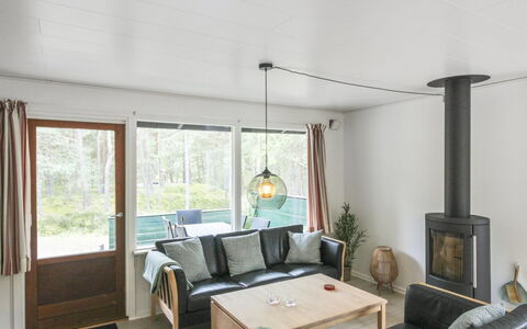Michel - 300M from the Sea: Legna, Casa, Villetta, Casa, Tetto, Area Rurale, Raccordo, Log Cabin, Edifici Giardino, Latifoglie