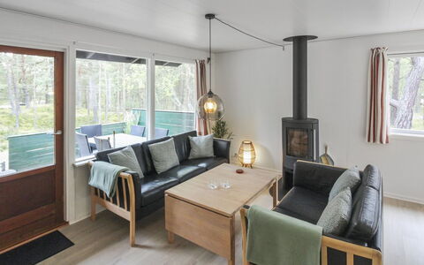 Michel - 300M from the Sea: Legna, Casa, Villetta, Casa, Tetto, Area Rurale, Raccordo, Log Cabin, Edifici Giardino, Latifoglie