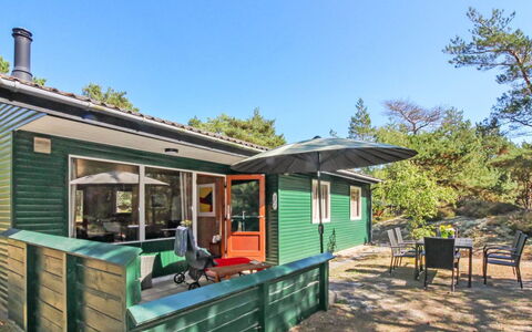 Michel - 300M from the Sea: Legna, Casa, Villetta, Casa, Tetto, Area Rurale, Raccordo, Log Cabin, Edifici Giardino, Latifoglie