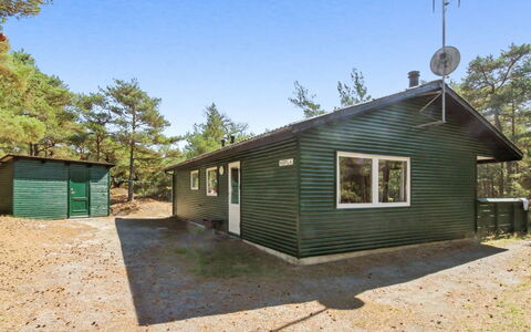 Michel - 300M from the Sea: Legna, Casa, Villetta, Casa, Tetto, Area Rurale, Raccordo, Log Cabin, Edifici Giardino, Latifoglie