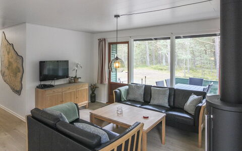Michel - 300M from the Sea: Legna, Casa, Villetta, Casa, Tetto, Area Rurale, Raccordo, Log Cabin, Edifici Giardino, Latifoglie