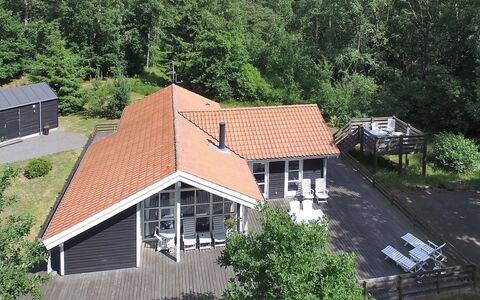 Fastulf - 300M from the Sea: Erba, Legna, Area Rurale, Arbusto, Villetta, Tetto, Plain, Lotto, Casa, Groundcover