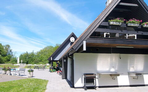 Tom - 125M from the Sea: Legna, Casa, Villetta, Casa, Tetto, Area Rurale, Raccordo, Log Cabin, Edifici Giardino, Latifoglie