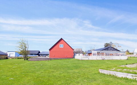 Elize - 250M from the Sea: Zona Residenziale, Tetto, Sobborgo, Driveway, Estate, Camino
