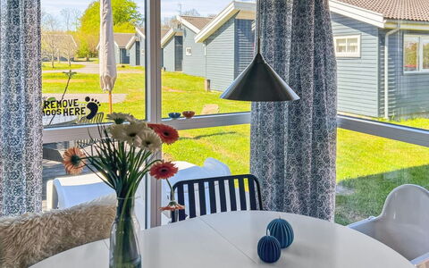 Carlie - 2.8Km from the Sea: Legna, Casa, Villetta, Casa, Tetto, Area Rurale, Raccordo, Log Cabin, Edifici Giardino, Latifoglie