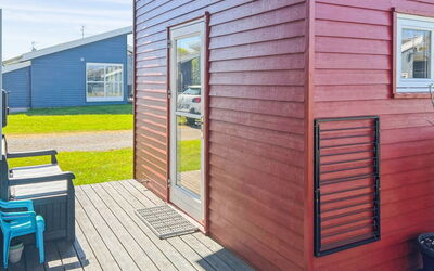 Carlie - 2.8Km from the Sea