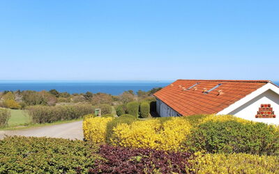 Frederique - 400M from the Sea