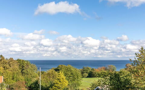 Tjelle - 300M from the Sea: Tetto, Casa, Porta, Villetta, Shade, Raccordo, Cortile, Estate, Backyard