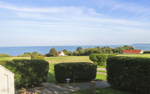 Ayk - 400M from the Sea: Tetto, Casa, Lotto, Casa, Villetta, Estate, Edifici Giardino, Shade, Log Cabin, Landscaping