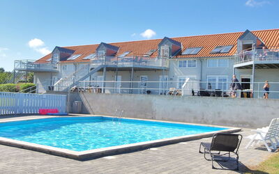 Hunter - 400M from the Sea