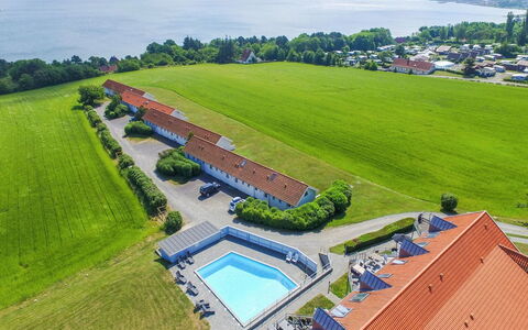 Hertha - 500M from the Sea: Legna, Casa, Villetta, Casa, Tetto, Area Rurale, Raccordo, Log Cabin, Edifici Giardino, Latifoglie