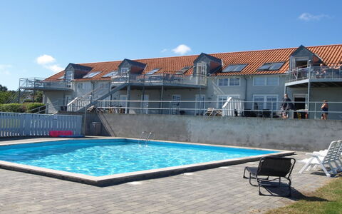 Tinne - 400M from the Sea: Piscina, Ricorrere