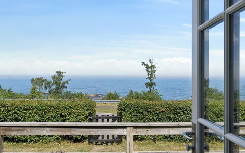 Fabine - 50M from the Sea: Tetto, Casa, Casa, Villetta, Raccordo, Estate, Driveway, Edifici Giardino, Cortile, Capannone