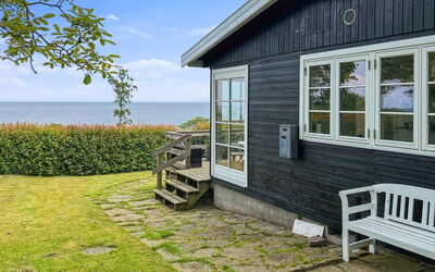 Fabine - 50M from the Sea
