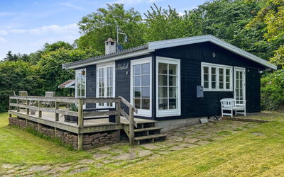 Fabine - 50M from the Sea