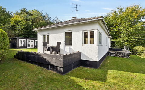 Ensio - 150M from the Sea: Casa, Tetto, Casa, Villetta, Porta, Prato, Cortile, Giardino, Estate, Landscaping