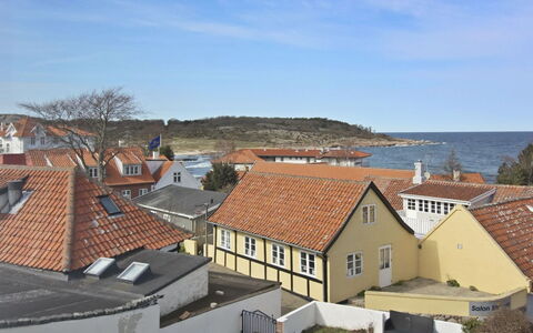 Alea - 200M from the Sea: Tetto, Casa, Lotto, Casa, Villetta, Estate, Edifici Giardino, Shade, Log Cabin, Landscaping