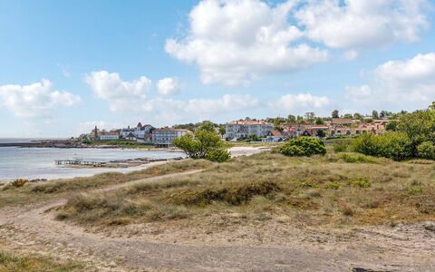 Alea - 200M from the Sea: Tetto, Casa, Lotto, Casa, Villetta, Estate, Edifici Giardino, Shade, Log Cabin, Landscaping