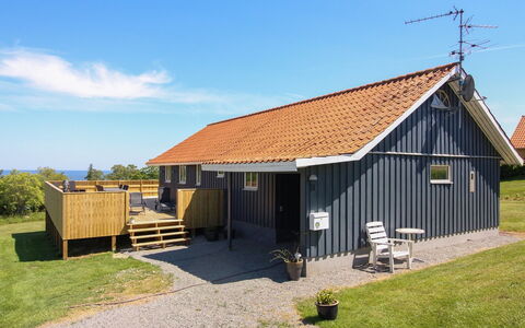 Voitto - 150M from the Sea: Tetto, Casa, Lotto, Casa, Villetta, Estate, Edifici Giardino, Shade, Log Cabin, Landscaping