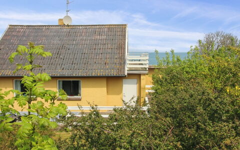 Alija - 50M from the Sea: Legna, Casa, Villetta, Casa, Tetto, Area Rurale, Raccordo, Log Cabin, Edifici Giardino, Latifoglie