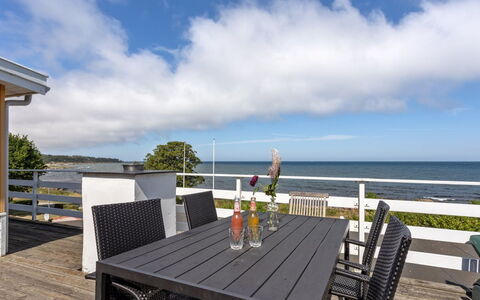 Alija - 50M from the Sea: Legna, Casa, Villetta, Casa, Tetto, Area Rurale, Raccordo, Log Cabin, Edifici Giardino, Latifoglie