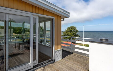 Alija - 50M from the Sea: Legna, Casa, Villetta, Casa, Tetto, Area Rurale, Raccordo, Log Cabin, Edifici Giardino, Latifoglie