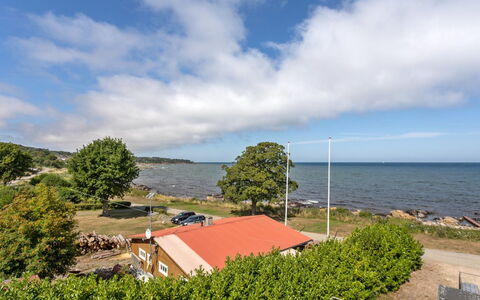 Alija - 50M from the Sea: Legna, Casa, Villetta, Casa, Tetto, Area Rurale, Raccordo, Log Cabin, Edifici Giardino, Latifoglie