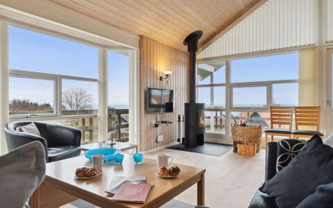 Paaske - 350M from the Sea: Legna, Casa, Villetta, Casa, Tetto, Area Rurale, Raccordo, Log Cabin, Edifici Giardino, Latifoglie