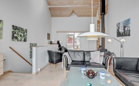 Halldora - 10M from the Sea: Interior Design, Parete, Pavimentazione, Legna, Soffitto, Mobilia, Pavimento, Casa, Soggiorno, Divano