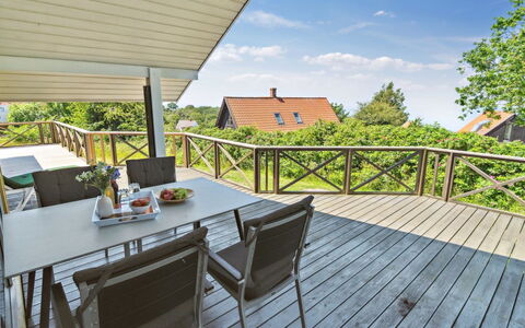 Dagmar - 300M from the Sea: Legna, Mobilia, Portico, Deck, Latifoglie, Sedia, Color Legno, Pavimento In Legno, Shade, Balcone