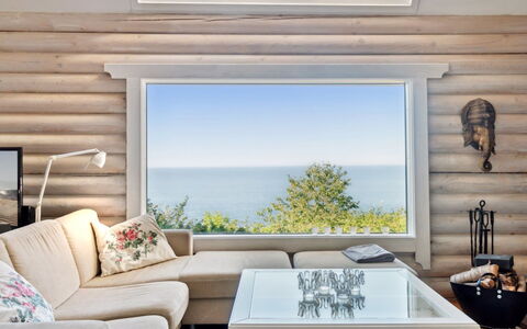Heli - 200M from the Sea: Mobilia, Interior Design, Legna, Pavimentazione, Pavimento, Camera, Soggiorno, Divano, Soffitto, Latifoglie
