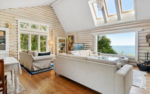 Heli - 200M from the Sea: Legna, Villetta, Casa, Soffitto, Soggiorno, Divano, Latifoglie, Pavimento In Legno, Log Cabin