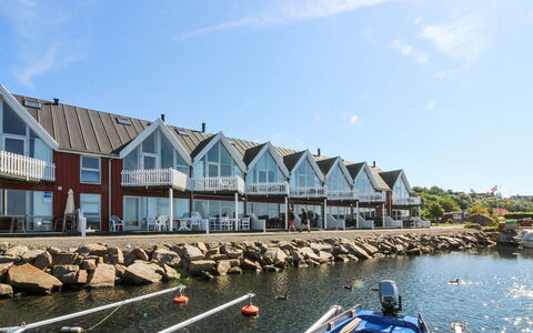 Allette - 10M from the Sea: Legna, Casa, Villetta, Casa, Tetto, Area Rurale, Raccordo, Log Cabin, Edifici Giardino, Latifoglie