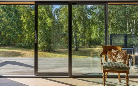 Ellin - 800M from the Sea: Legna, Tetto, Architettura, Casa, Casa, Villetta, Raccordo, Latifoglie, Pendenza, Estate