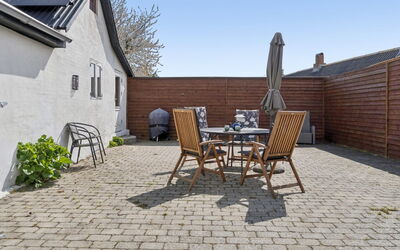 Heleen - 100M from the Sea