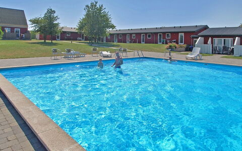 Magnus - 6Km from the Sea: Zona Residenziale, Tetto, Sobborgo, Driveway, Estate, Camino