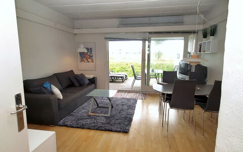 Magnus - 6Km from the Sea: Zona Residenziale, Tetto, Sobborgo, Driveway, Estate, Camino