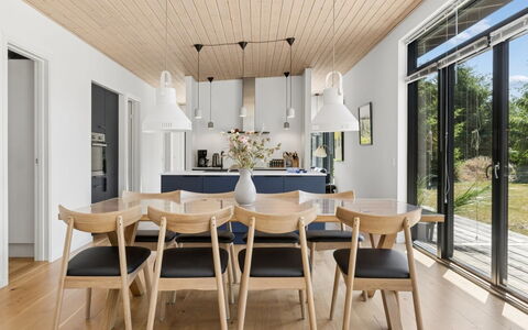 Gonne - 350M from the Sea: Mobilia, Interior Design, Legna, Pavimentazione, Cucina & Sala Da Pranzo Tavolo, Soffitto, Sala Da Pranzo, Sedia, Pavimento, Tavolo