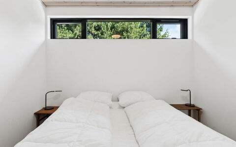 Gonne - 350M from the Sea: Legna, Camera Da Letto, Interior Design, Letto, Soffitto, Pavimento, Bedding, Lenzuolo, Camera, Telaio Del Letto