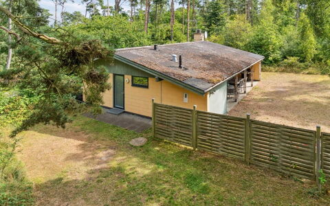 Henri - 800M from the Sea: Tetto, Casa, Zona Residenziale, Casa, Estate, Villetta, Design