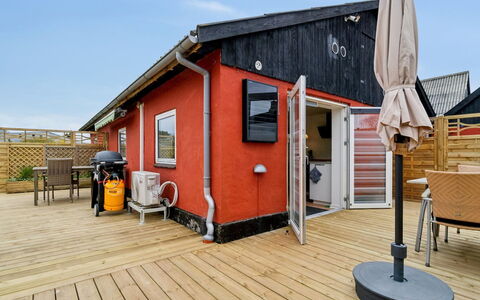 Kiana - 250M from the Sea: Legna, Casa, Villetta, Casa, Tetto, Area Rurale, Raccordo, Log Cabin, Edifici Giardino, Latifoglie