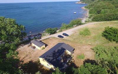 Zina - 25M from the Sea