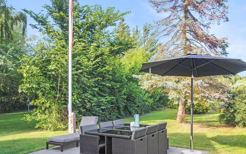 Rask - 3Km from the Sea: Legna, Casa, Villetta, Casa, Tetto, Area Rurale, Raccordo, Log Cabin, Edifici Giardino, Latifoglie